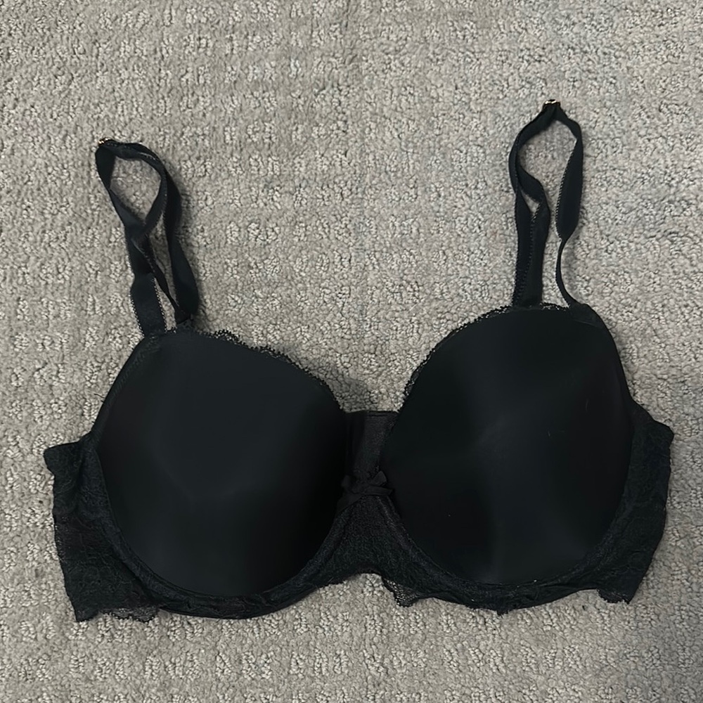 Victoria Secret Black Lace Bra 32DD